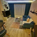 Royal Diamond Apartment @ Central Station